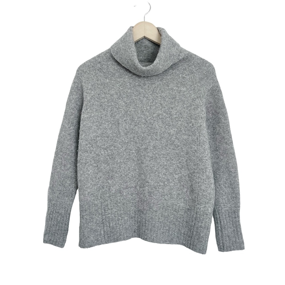 Aritzia Community grey turtleneck sweater